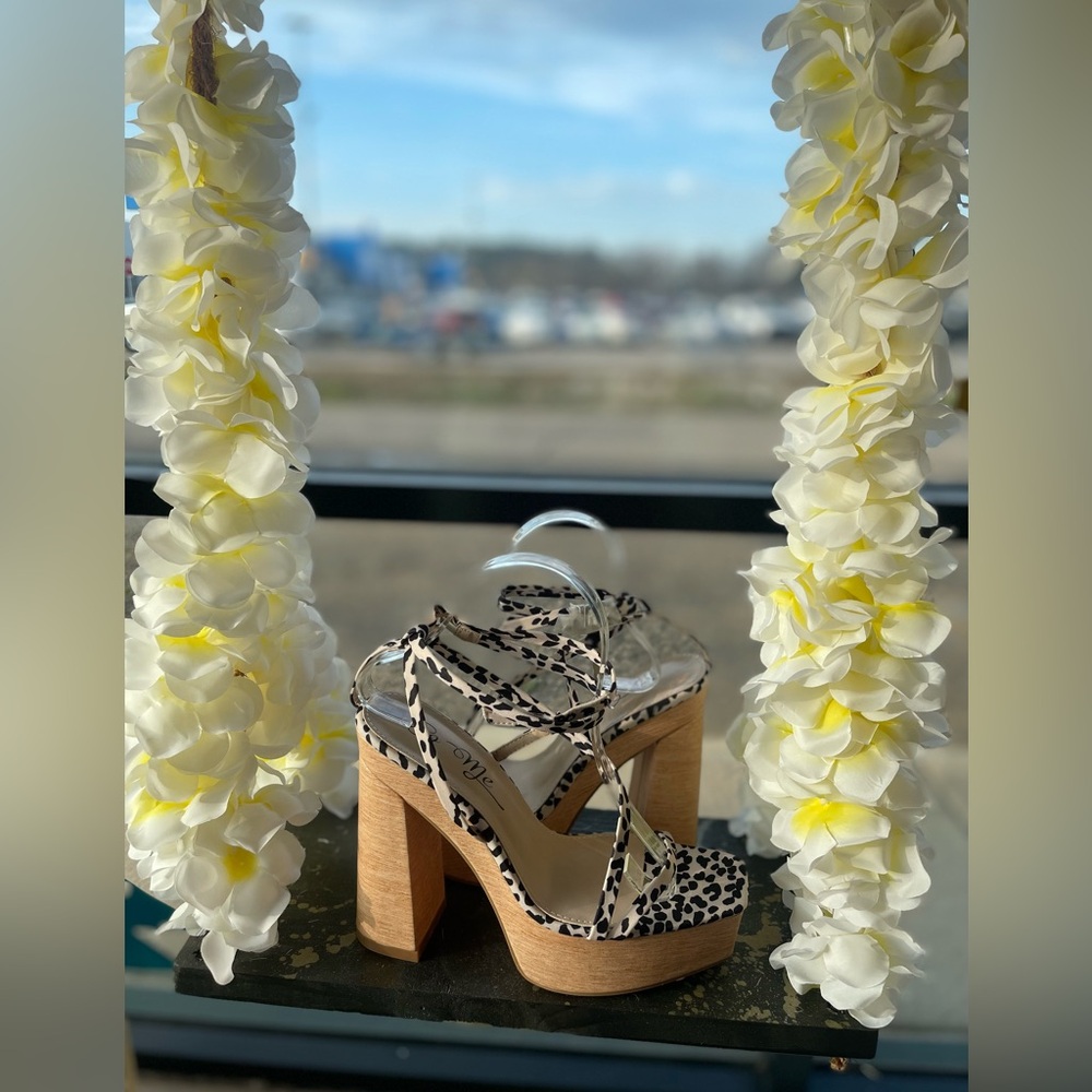 Leopard Print Platform Sandals - Picture 2 of 3